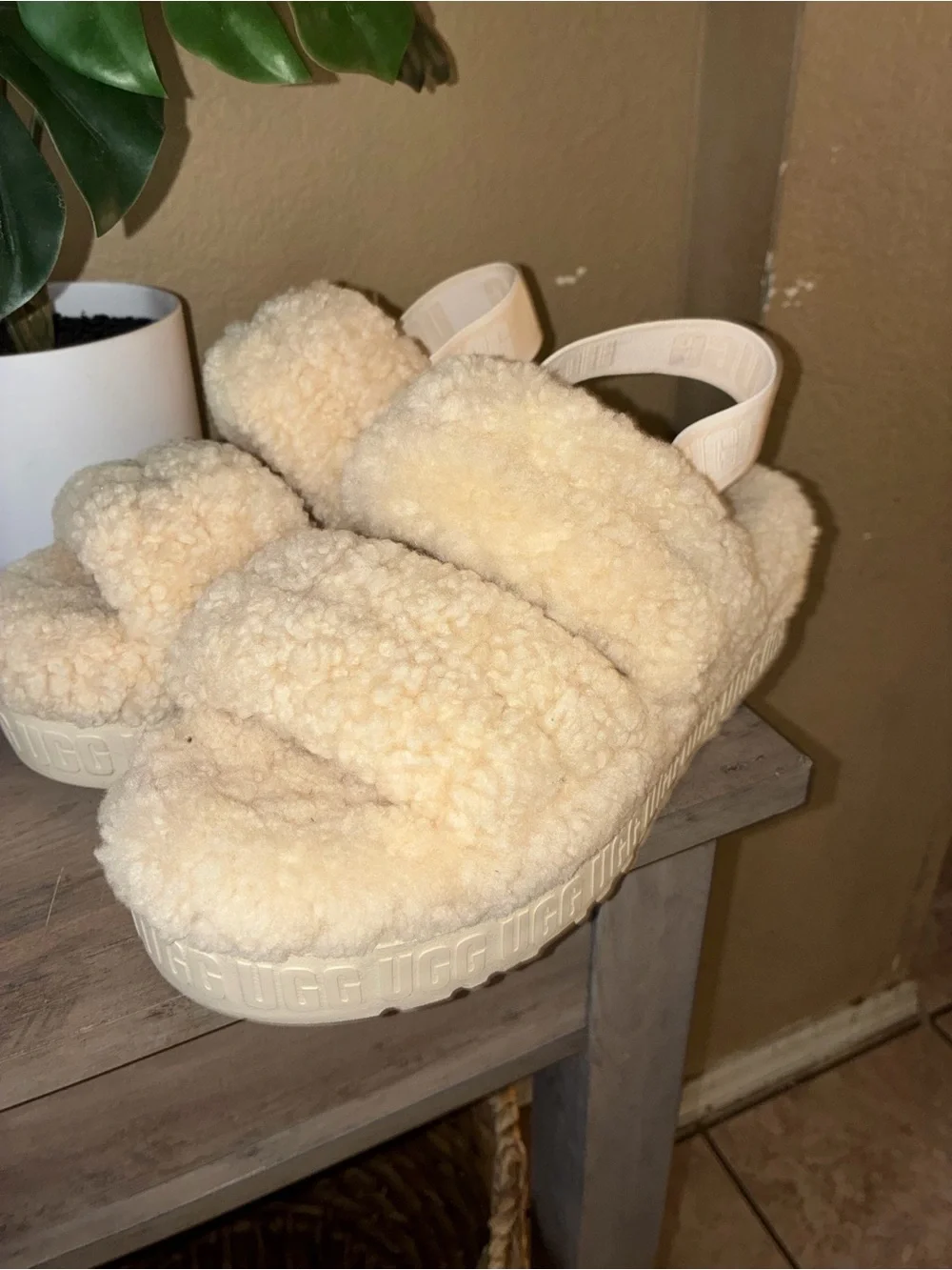 UGG Women's Fluff Platform Slide in Cream